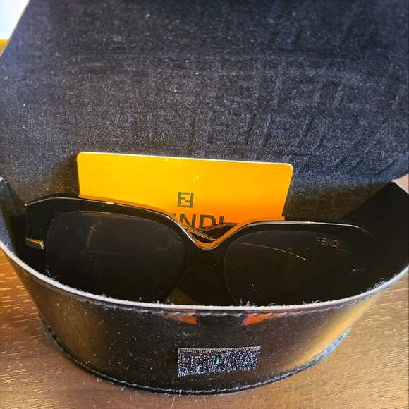 Fendi Sunglasses - Picture 3 of 7